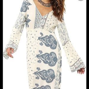 NWOT O'NEILL Boho Bell Sleeve printed maxi dress